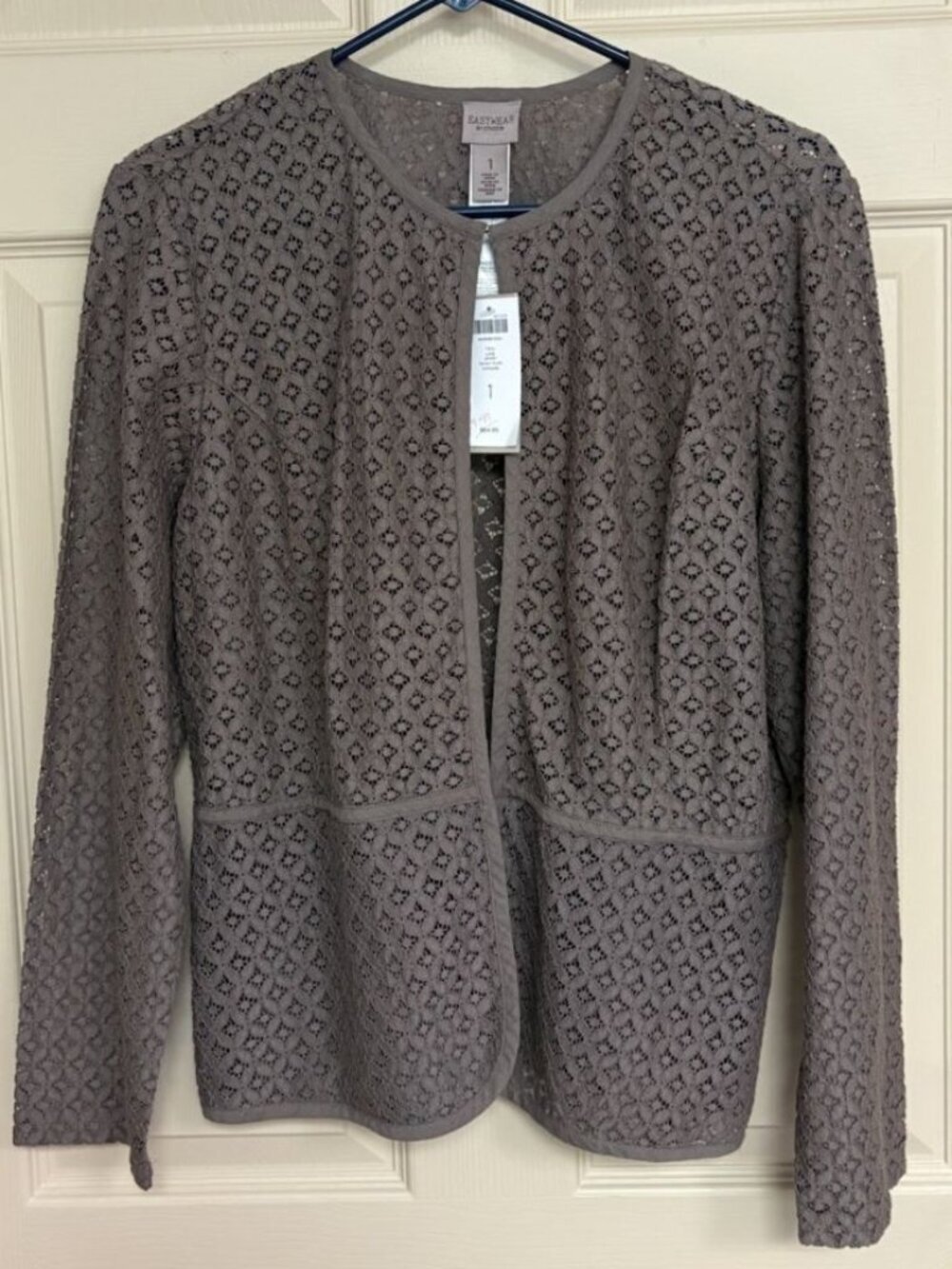 Chicos Womens Top 1 Tan Long Sleeve Crochet Open Easywear Size Medium NWT